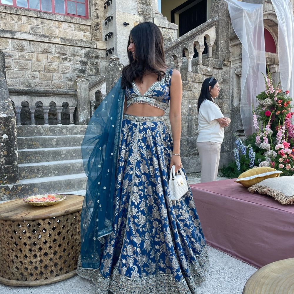 Elegant Blue and Silver Lashkaraa Lehenga size xxs/xs